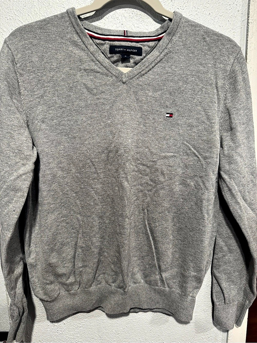 Tommy Hilfiger Classic V-Neck Sweater Men's Gray Size Medium